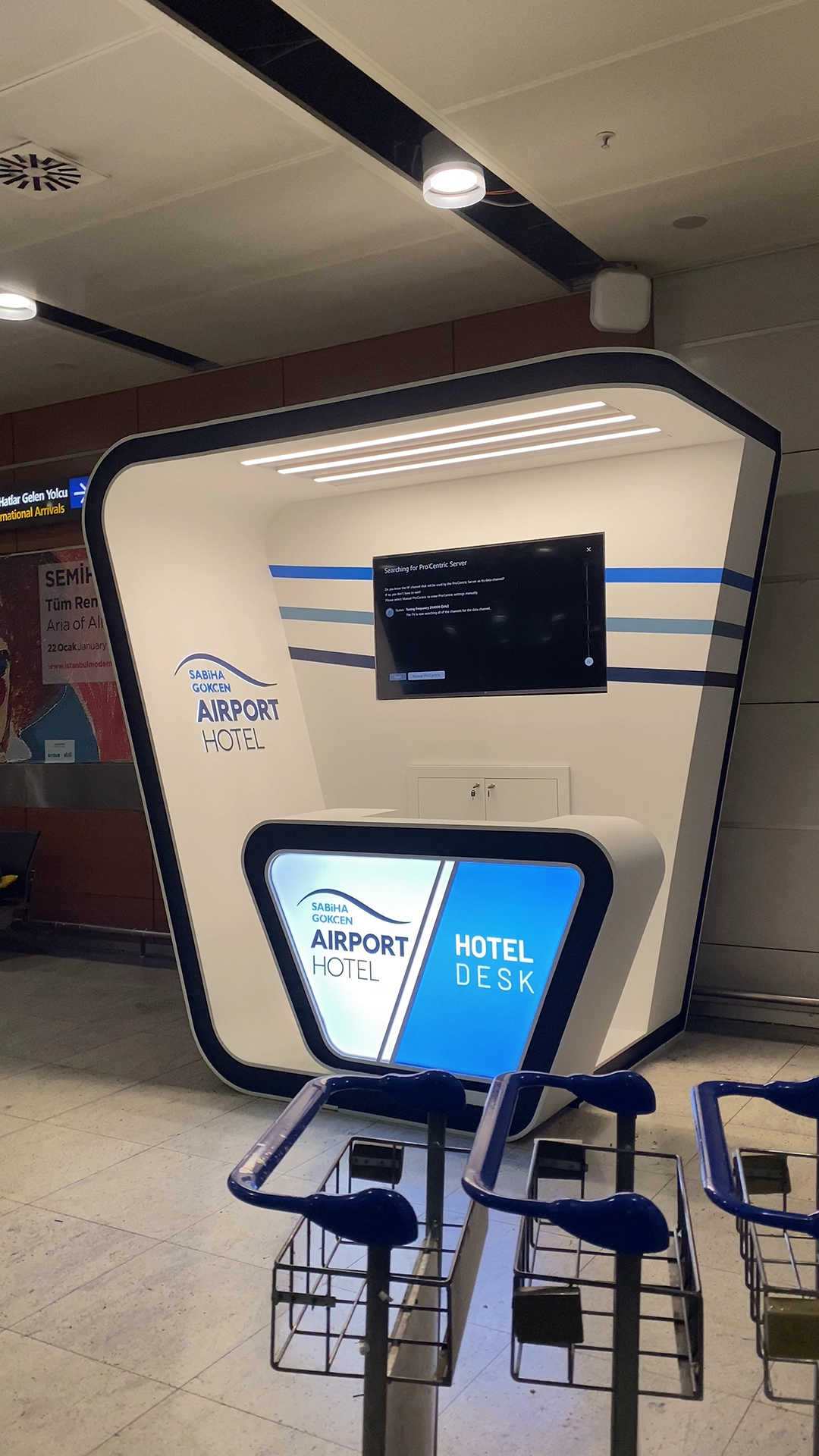 Sabiha Gökçen Airport Hotel karşılama desk’i sağ görünüşü