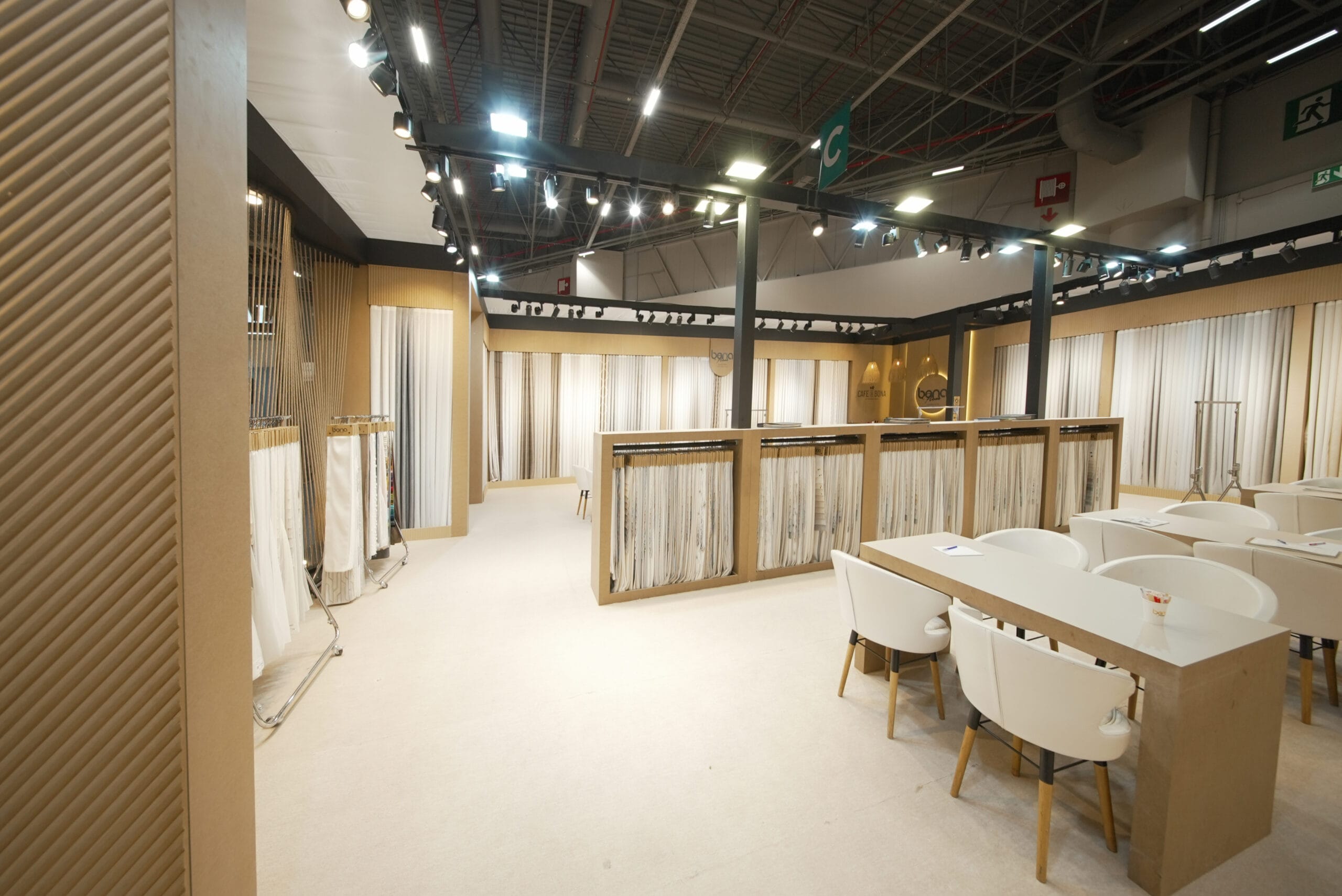 Bona Home – HOMETEX 2026 10 Bona Home – HOMETEX 2026 – Projektaufnahme – Aufbau und Umsetzung 9