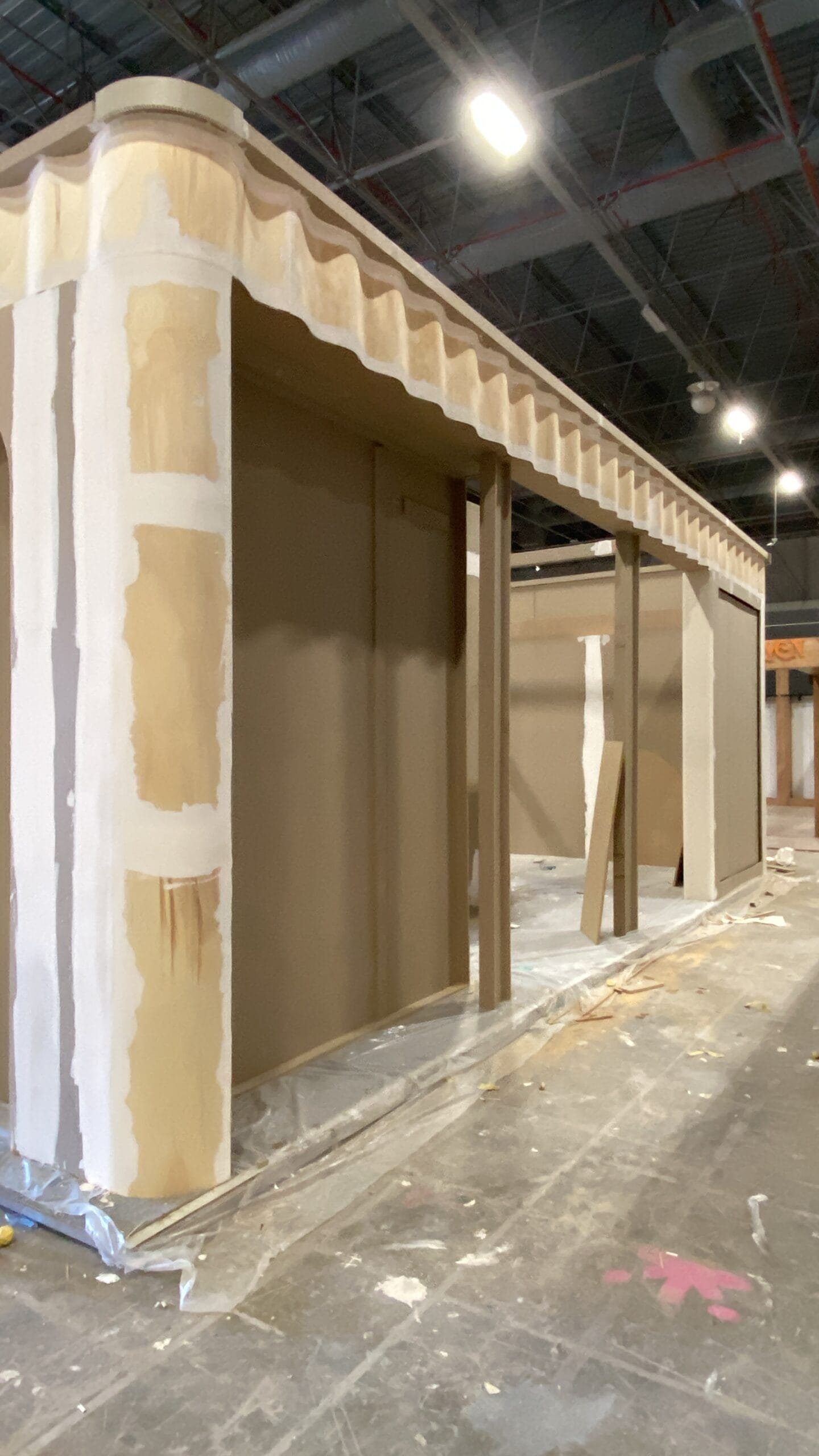 Bayhome HOMETEX 2026 fuar standı CNC ahşap üretim ve yapım aşaması