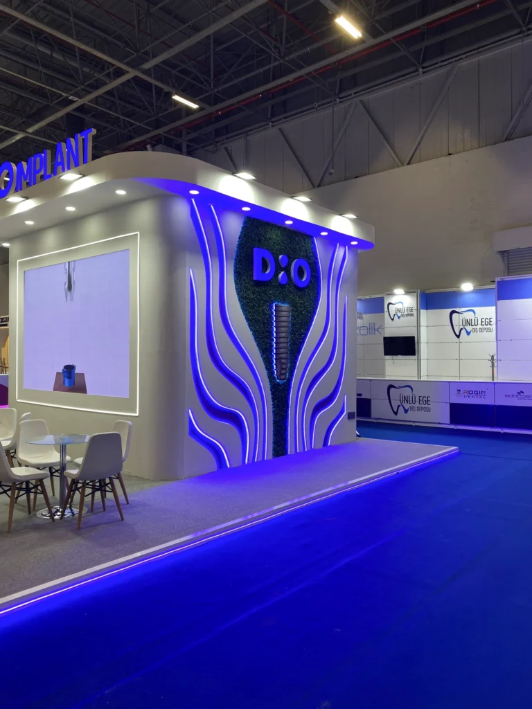 DIO Implant IDEX 2025: Illuminated DIO logo and visitor photo area