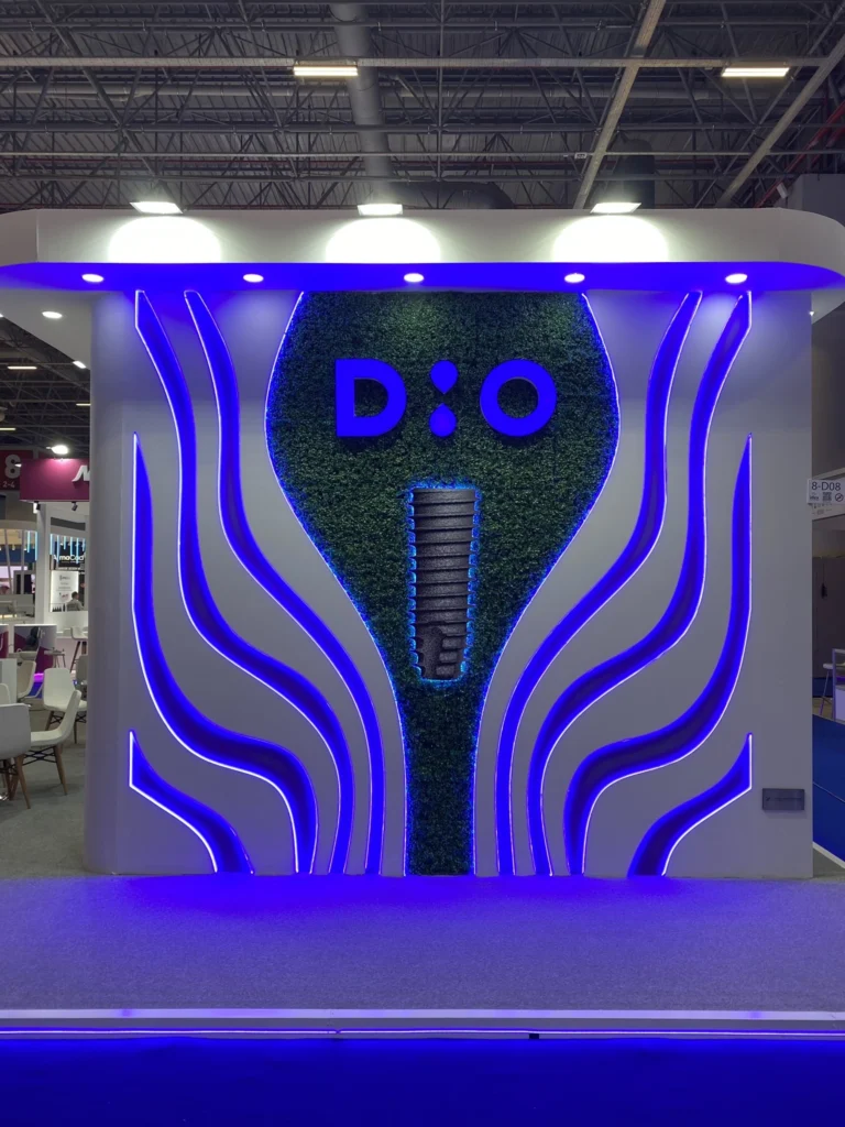 DIO Implant IDEX 2025: Blue LED lines integrated into the CNC facade