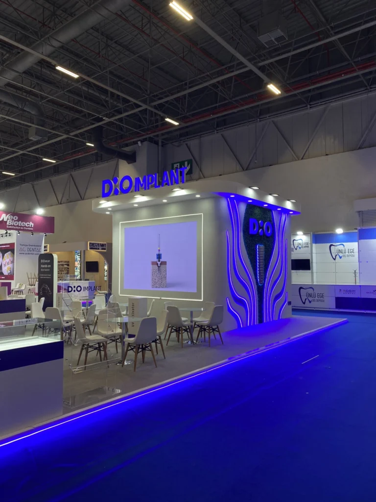 DIO Implant IDEX 2025: Right elevation with digital screen and meeting tables
